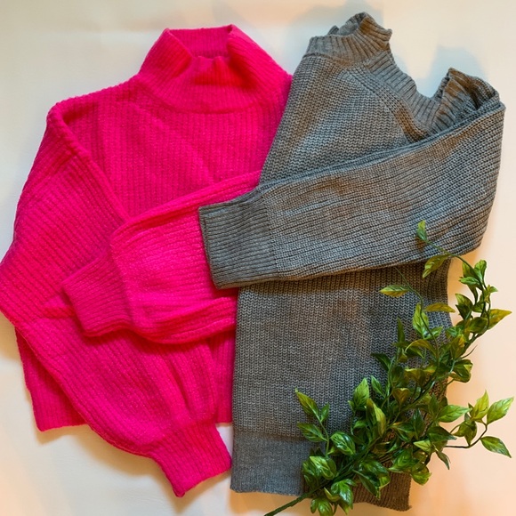 SOLD 🌺Open Shoulder Knit Sweater - Picture 6 of 10